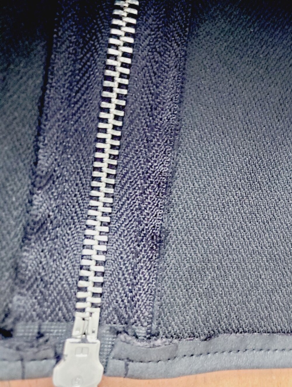 Super Sexy Soft Leatherette Dominatrix Sleeveless Zipper Top - Picture 3 of 4